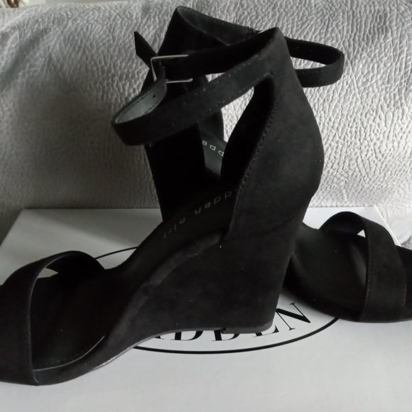 Shoes - Picture 2 of 5